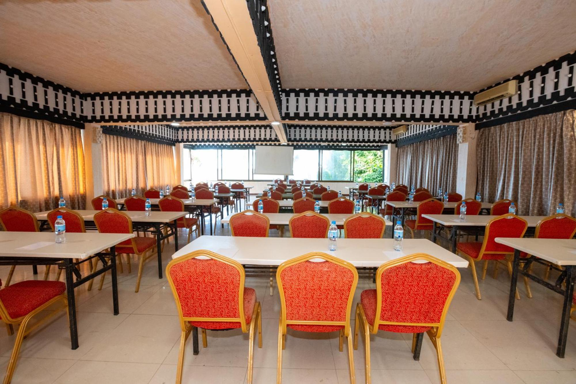 Beachcomber Hotel And Resort Дар-эс-Саламе Экстерьер фото