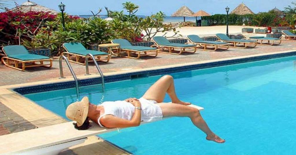 Beachcomber Hotel And Resort Дар-эс-Саламе Экстерьер фото
