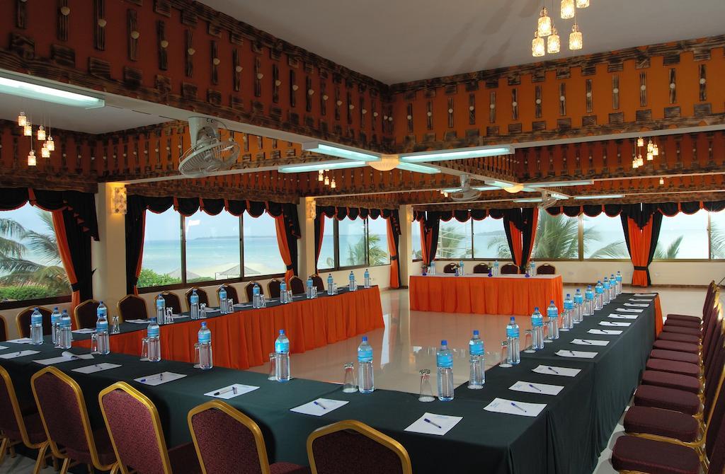 Beachcomber Hotel And Resort Дар-эс-Саламе Экстерьер фото